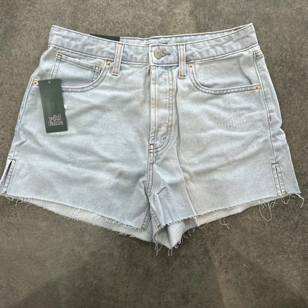Women's Super High Rise Cut Off Jean Shorts Wild Fable Light Wash 8 NWT